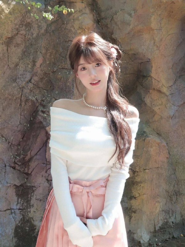 杨弈广州小可爱 硬5 新人05真实在校生，无不良嗜好 168C无纹身  超级可爱圆脸大眼 jk风 初恋女友脸