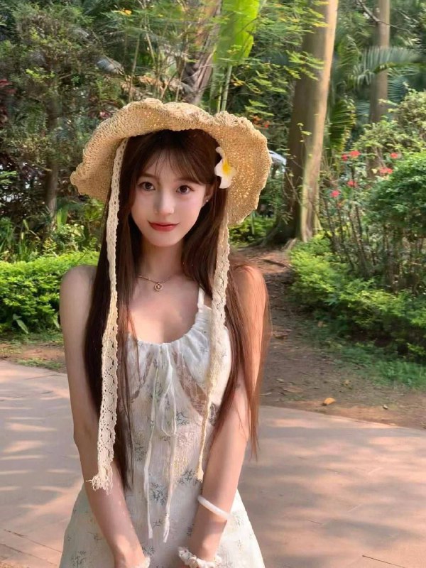 杨弈广州小可爱 硬5 新人05真实在校生，无不良嗜好 168C无纹身  超级可爱圆脸大眼 jk风 初恋女友脸