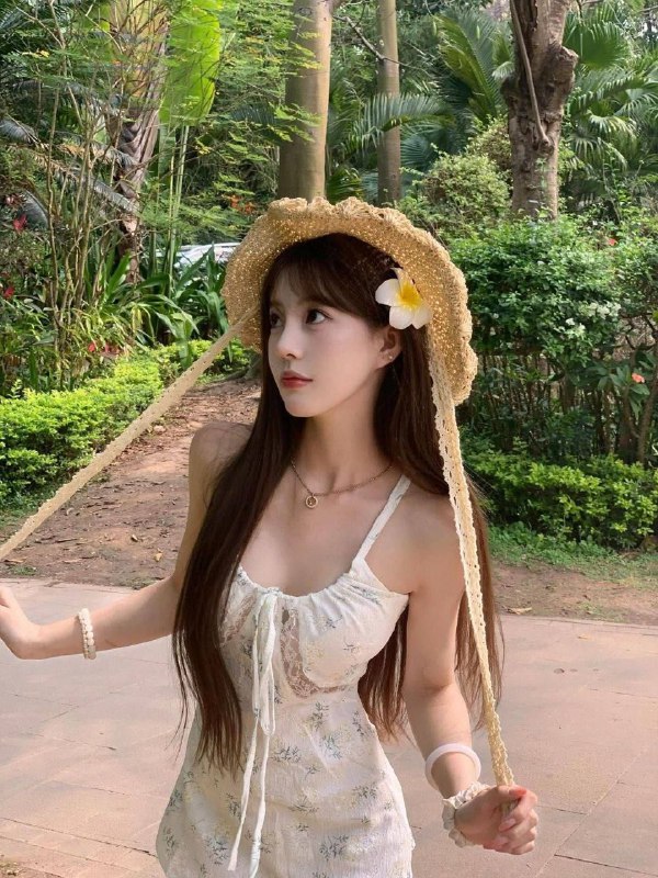 杨弈广州小可爱 硬5 新人05真实在校生，无不良嗜好 168C无纹身  超级可爱圆脸大眼 jk风 初恋女友脸