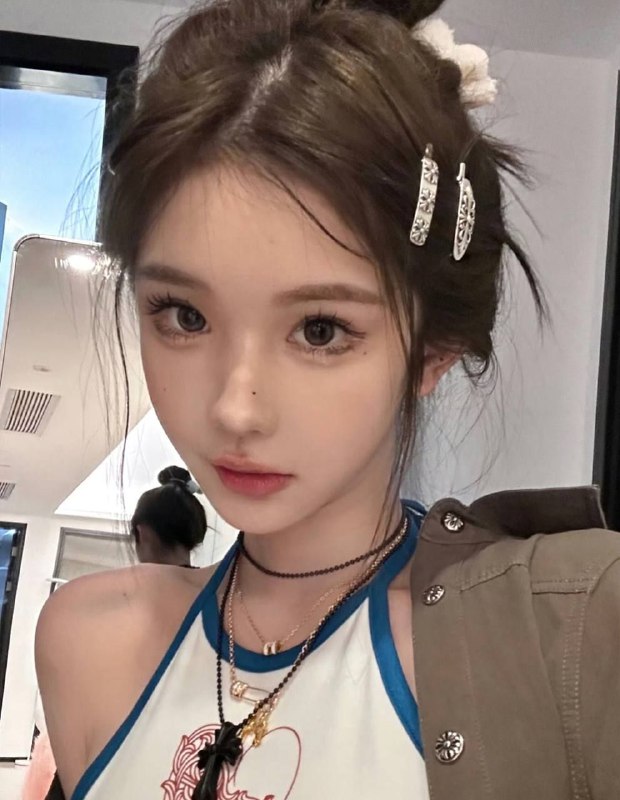 杨弈广州 硬5🦜00 172d神仙颜值 洋气大牌• 兼职 只见素质