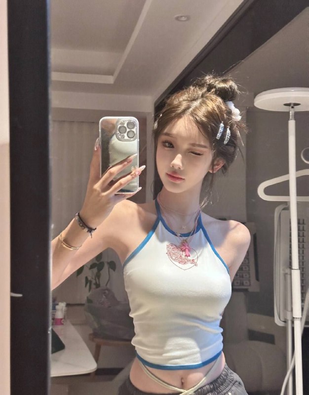 杨弈广州 硬5🦜00 172d神仙颜值 洋气大牌• 兼职 只见素质