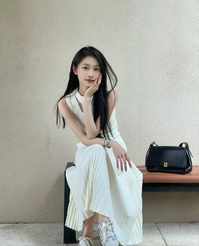 广州哈森🏠嘟嘟04极品纯御首开在校大学生   纯纯新人   一个客不认识身高   166   体重90c爱好  画画 健身 钢琴 攝影✨模仿秀纯御天花板，皮肤超级细白！⭐️上下粉听话懂事  不催不急✨超级温柔典型甜妹，初恋般感觉#嘟嘟