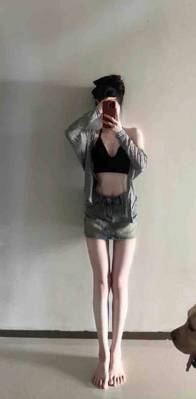 广州 哈森家 蜜桃·马甲线天河区  04年，174D 学生兼职，上下粉色，皮肤巨白气质。爱健身，普拉提。马甲线。不✌#天河区#马甲线