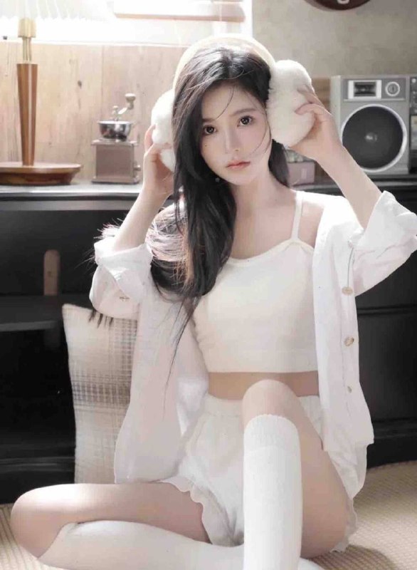 广州 哈森家 蜜桃·马甲线天河区  04年，174D 学生兼职，上下粉色，皮肤巨白气质。爱健身，普拉提。马甲线。不✌#天河区#马甲线