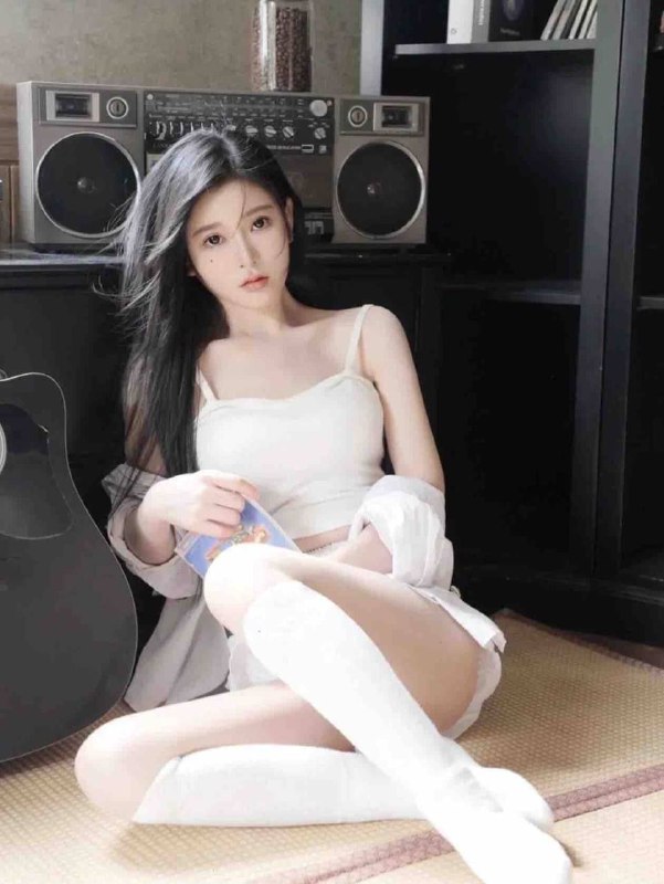 广州 哈森家 蜜桃·马甲线天河区  04年，174D 学生兼职，上下粉色，皮肤巨白气质。爱健身，普拉提。马甲线。不✌#天河区#马甲线