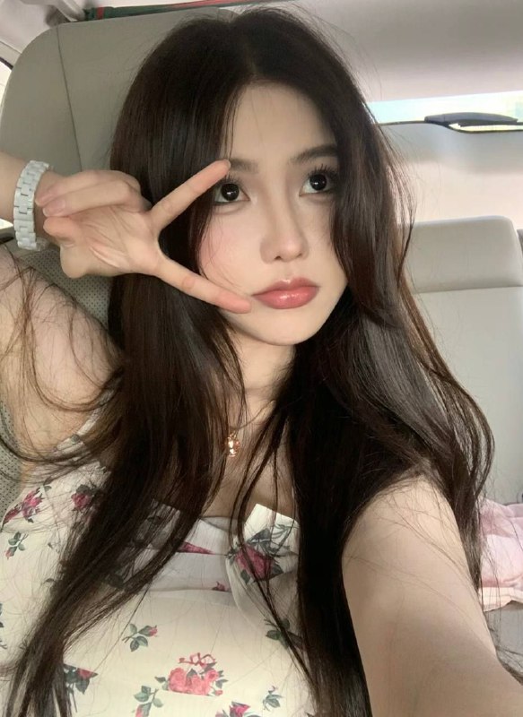 广州索隆🔥晴晴可纯可欲气质Bust: 34 DHeight: 173cmWeight: 48kgDate of birth:00后时尚气质大牌，穿衣时尚有品味爱笑的甜美女孩 温柔迷人优雅热爱健身天然美 大腰细🍑臀#广州#晴晴