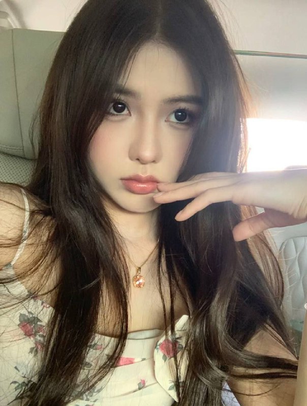 广州索隆🔥晴晴可纯可欲气质Bust: 34 DHeight: 173cmWeight: 48kgDate of birth:00后时尚气质大牌，穿衣时尚有品味爱笑的甜美女孩 温柔迷人优雅热爱健身天然美 大腰细🍑臀#广州#晴晴