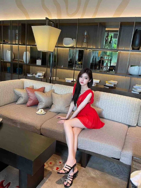 广州 糖宝🏡钰儿02 175🐻D短暂兼职🥢腿 雪白肤 高颜纯欲甜妹 御姐 真人真照