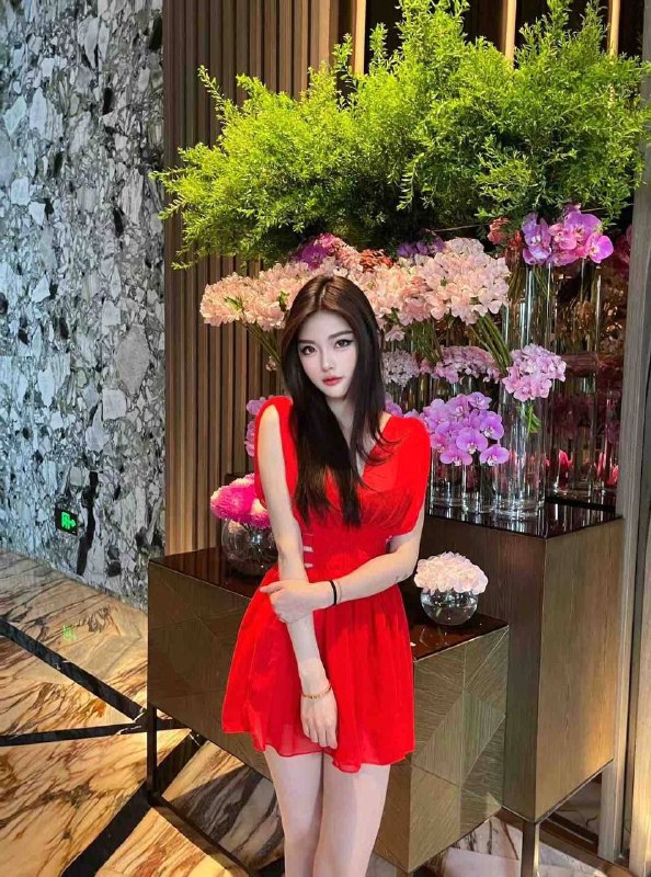 广州 糖宝🏡钰儿02 175🐻D短暂兼职🥢腿 雪白肤 高颜纯欲甜妹 御姐 真人真照