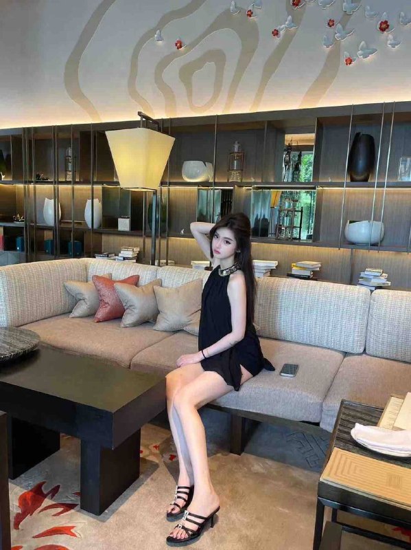 广州 糖宝🏡钰儿02 175🐻D短暂兼职🥢腿 雪白肤 高颜纯欲甜妹 御姐 真人真照