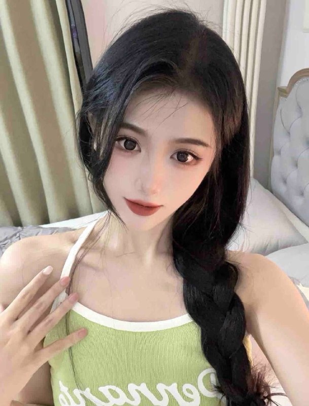 广州 糖宝🏡77新人身高178罩杯D 04年A4腰 超长腿  兼职短开高颜值 高素质 温柔体贴人鱼线 身材洋气完美𝐒身材谈吐气质大方