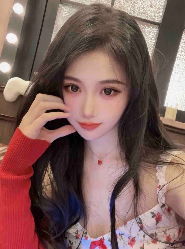 广州 糖宝🏡77新人身高178罩杯D 04年A4腰 超长腿  兼职短开高颜值 高素质 温柔体贴人鱼线 身材洋气完美𝐒身材谈吐气质大方