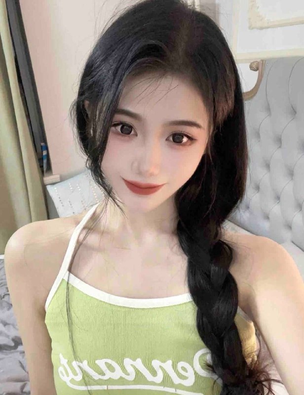 广州 糖宝🏡77新人身高178罩杯D 04年A4腰 超长腿  兼职短开高颜值 高素质 温柔体贴人鱼线 身材洋气完美𝐒身材谈吐气质大方