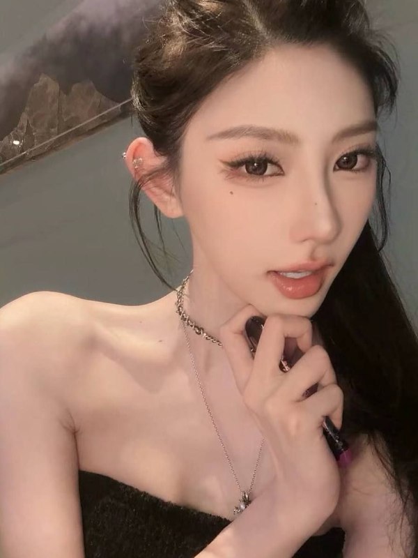 广州 糖宝🏡桃子• 𝐇𝐞𝐢𝐠𝐡𝐭身高/176• 𝐖𝐞𝐢𝐠𝐡𝐭体重/90• 𝐁𝐮𝐬𝐭胸围/D• 𝐀𝐠𝐞年龄/03✔️网红街拍模特✔️全身无一丝赘肉✔️筷子腿 小蛮腰 马甲线