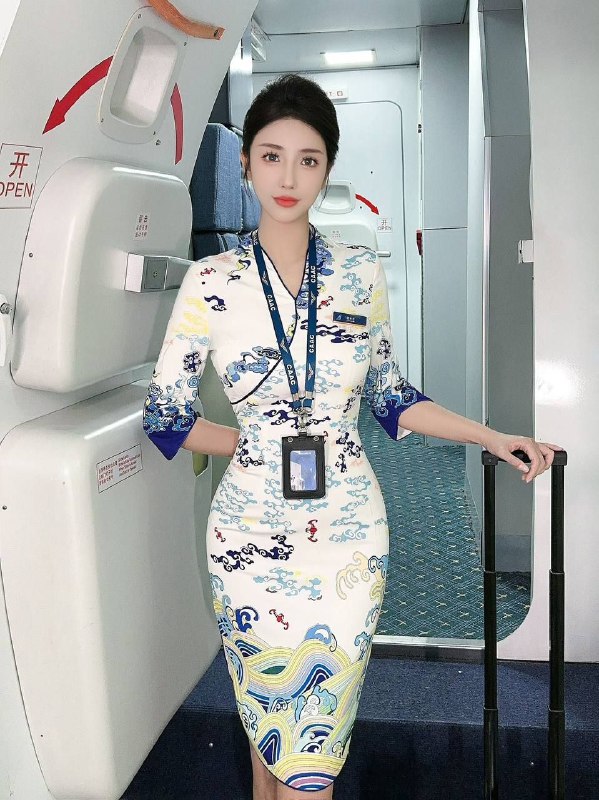 广州卡人🏠💛💛💛空姐梦梦身高/Height ：173✨罩杯/Cup  ： C真🐻✨真实01年 可蜜可纯 南航实习空姐✨高素质不催不事温柔似水柔情热情如火✨服务态度🌟🌟🌟🌟🌟真人兼职🎬#广州#梦梦#空姐