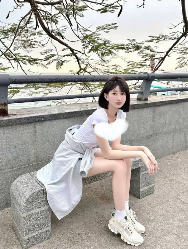 卡人🏠💛💛💛💛广州🆕人🌟人刚下水一个K都不认识  圈外女友圈外短发网红主播 健身达人 兼职开🌟七七•    身高:168          Cup：D🐻•     年龄02年       高素质女友feel•     温柔懂事        耐心礼貌待K•     皮肤雪白         可素颜见•     腰细腿长          蜜桃🍑臀•💖遇见便是上上签，期待与您相见～#七七#御姐#短发