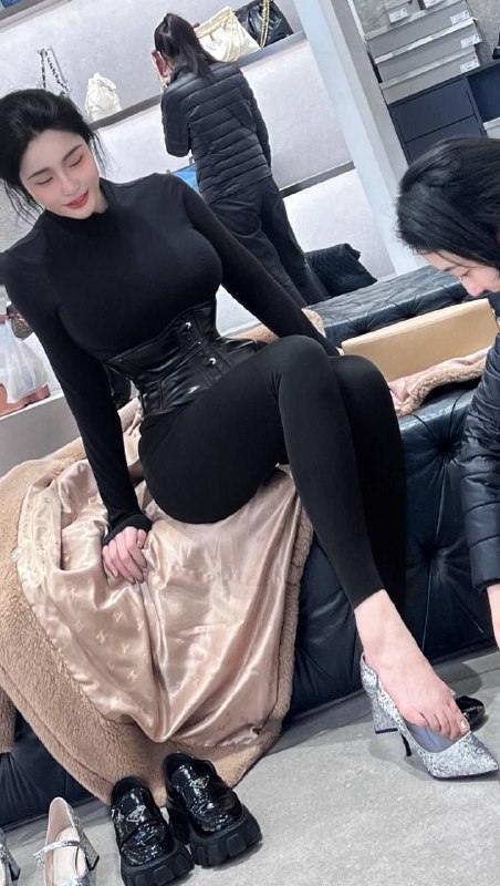 广州 初音🏠硬5↑健身姐姐 175🐻大G纯天热 无整💯鹦鹉5第一次开🥹兼职，多多关照。净高172、体重110、出生：99🐻36G气质十足 沙漏⏳身材性格温柔 知书达理 谈吐优雅。🔥棒棒 欲女💦水多多 各种丝袜制服诿感高跟鞋、还可🐍吻、🫦爆、69，指滑，胸推，等等）