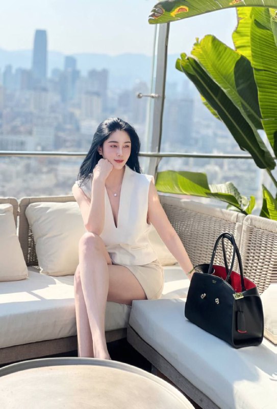 广州 初音🏠硬5↑健身姐姐 175🐻大G纯天热 无整💯鹦鹉5第一次开🥹兼职，多多关照。净高172、体重110、出生：99🐻36G气质十足 沙漏⏳身材性格温柔 知书达理 谈吐优雅。🔥棒棒 欲女💦水多多 各种丝袜制服诿感高跟鞋、还可🐍吻、🫦爆、69，指滑，胸推，等等）