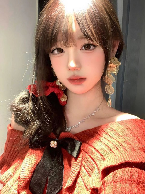 广州糖宝♈粤语176 02年白🐯🐻D粤籍 人美声甜气质佳形象好 爱好高尔夫滑雪旅游爬山书画音乐，素质高~筷子腿小蛮腰#广州#七友#白🐯