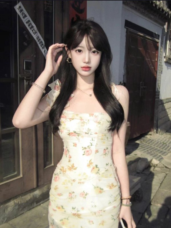 广州糖宝♈粤语176 02年白🐯🐻D粤籍 人美声甜气质佳形象好 爱好高尔夫滑雪旅游爬山书画音乐，素质高~筷子腿小蛮腰#广州#七友#白🐯