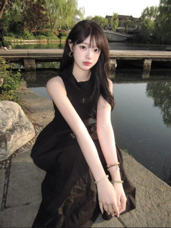 广州糖宝♈粤语176 02年白🐯🐻D粤籍 人美声甜气质佳形象好 爱好高尔夫滑雪旅游爬山书画音乐，素质高~筷子腿小蛮腰#广州#七友#白🐯