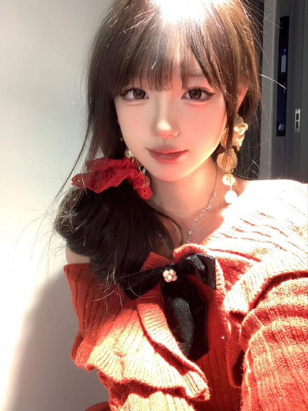 广州糖宝♈粤语176 02年白🐯🐻D粤籍 人美声甜气质佳形象好 爱好高尔夫滑雪旅游爬山书画音乐，素质高~筷子腿小蛮腰#广州#七友#白🐯