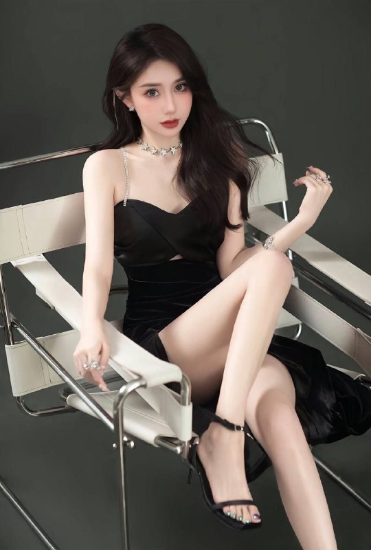 广州糖宝🔥月亮𝐇𝐞𝐢𝐠𝐡𝐭身高/166🐻D纯欲风 御姐型  完美女友feel水蛇腰 身材火爆人美性格好 温柔不事🉑️视频验证新人兼职  期待与您相遇#广州#月亮
