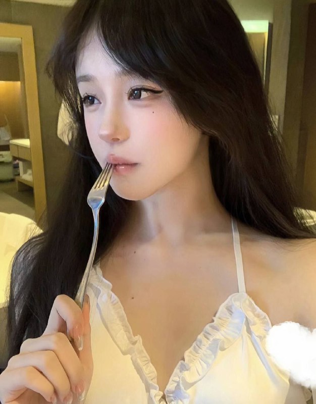 杨弈广州🏠3外5HEIGHT：168cmAGE：       2003年BUST：    E CUP