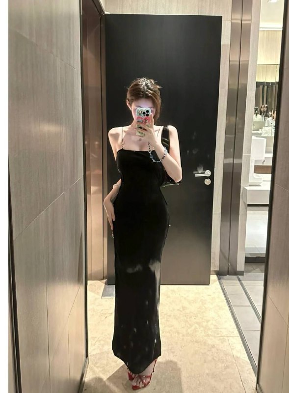 广州杨弈🌟极品御姐172E模特·职业:211重点本科网络业余小红人模特游泳教练·Height 172cm·avoirdupois 48kg·Cup: ESSSSS 真人比照片好看，全身天然无整。