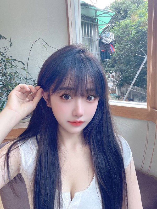 杨弈广州白小纯，真实在校学生👩‍🎓01年，165D重庆人可jk可纯欲，本人温柔如女友般感觉，待课好💓69 双飞 都可