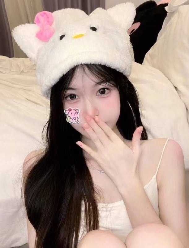 杨弈广州萌萌🧸168/   D/ 04年 成都人，皮肤白細腰筷子腿 温柔体贴人美声甜身材比例完美 腿控必備 高級氣質女友feel天然去雕饰 本人比照片好看