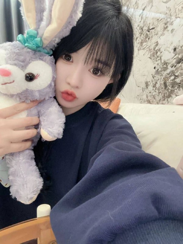 杨弈广州萌萌🧸168/   D/ 04年 成都人，皮肤白細腰筷子腿 温柔体贴人美声甜身材比例完美 腿控必備 高級氣質女友feel天然去雕饰 本人比照片好看