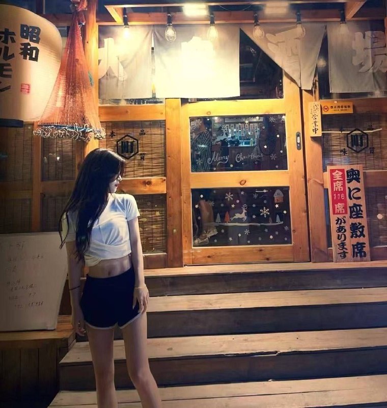 广州欢喜🏠#小乖04年160C 小鸟一人  马甲线皮肤白。爱运动，健身，温柔夹子音。刚下水，请对我温柔一点