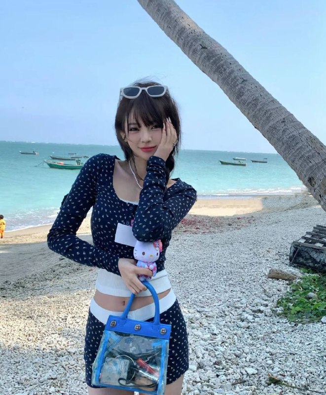 广州欢喜🏠#小七白虎温柔乡白🐯神器粤语方言身高175  岁03🐻D  99斤皮肤白嫩 A4 腰 S型身材 高白纯无整爱好广泛有涵养-洋气会打扮 -气质型美女