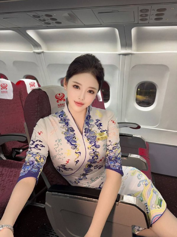 #广州糖宝家空姐祖儿海航在飞空姐（有服有证件🪪）🍃•全身0⃣️整🈚️纹身 不吸烟🚬🍃• 𝐇𝐞𝐢𝐠𝐡𝐭身高/178🍃• 𝐁𝐮𝐬𝐭胸围/天然D（真🐻）🍃•Age年龄/ 99年🍃•Skin 皮肤/冷白皮（雪白）#空姐#祖儿