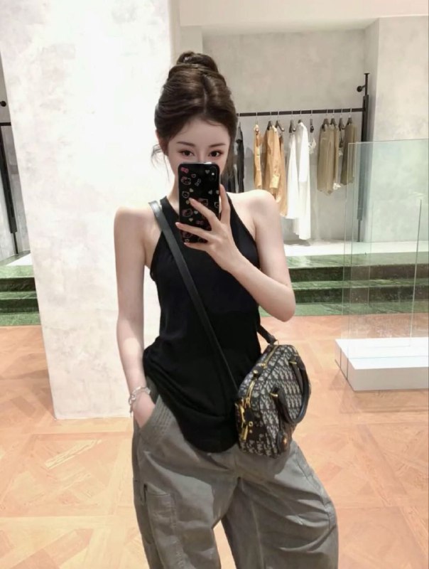 🦋广州•糖宝家🦋🆕人高素质气质女神 一个K都不认识圈外女友🇬🇧留学生•    身高:169          Cup：E🐻•     年龄02年       高素质女友feel•     温柔懂事        耐心礼貌待K•     皮肤雪白         可素颜见•     腰细腿长          蜜桃🍑臀•💖遇见便是上上签，期待与您相见～#七七