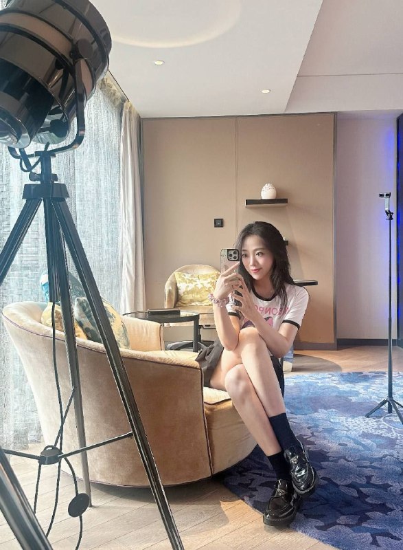 广州阿宝🏠知心姐姐罗拉36E知心大姐姐🍑臀 喜瘦勿扰純中帶慾 翹臀美胸 知心大姐姐诱惑蜜桃臀 36E绝顶真胸性感御姐音 来势汹汹 欲罢不能良家少婦欲求不滿 探索新世界168Cm_97年_49kg_36E+高情商 性格温柔内里火热爱好各种角色扮演（女仆护士秘书 老师）互动技术100% 解锁各种新姿势胸控 臀控大满足🉑69蛇纹双飞#罗拉