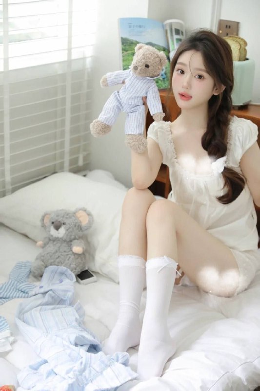 团团 173C🪐留学生不穿👠净17004年长沙人  新人兼职短开！🌟细腿🦵腿控福利  雪白真实留学生   白白嫩嫩#团团