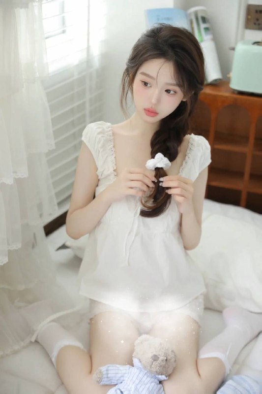 团团 173C🪐留学生不穿👠净17004年长沙人  新人兼职短开！🌟细腿🦵腿控福利  雪白真实留学生   白白嫩嫩#团团
