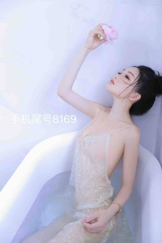 广州 糖宝🏡粥粥00 168C🉑️必喷敏感体质 超模身材（喜丰满勿扰）气质洋气高级款  肤白无整  性格超好耐聊𝐇𝐄𝐈𝐆𝐇𝐓:168cm𝐀𝐆𝐄:2000𝐁𝐮𝐬𝐭:C 𝐜𝐮𝐩𝐖𝐞𝐢𝐠𝐡𝐭：40kg禁盗照手机尾号8169是本人