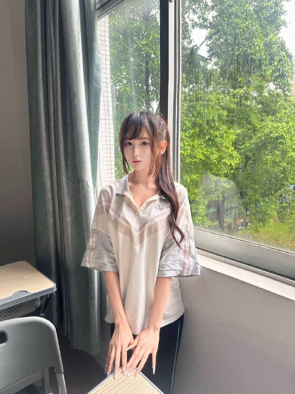 广州 糖宝🏠白虎依依💛💛💛极品06年学生暑假兼职🌸全天然无纹身脾气好事少不挑160🐻c 初恋女友感觉小巧玲珑类型🉑69蛇纹双✈️🉑接受SM调教#白虎#白小纯#无整#无纹身#依依