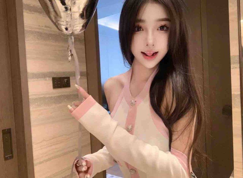 古驰✝️深圳5W  范范👑极品王者归来170E 极品小网红#深圳#5W#南山#无纹身#六九舌吻#胸推