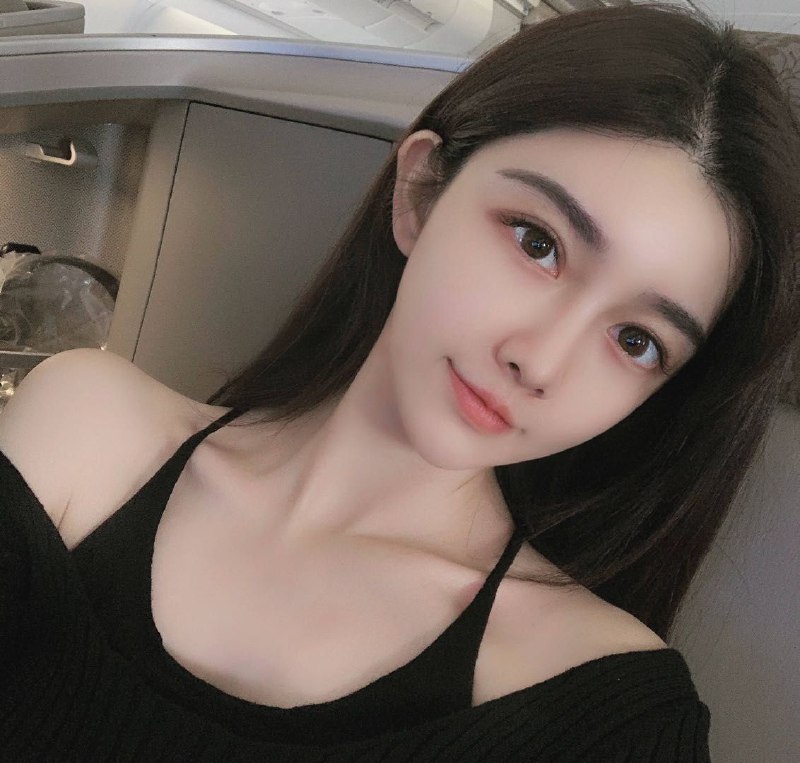 广州阿宝家小艾❤️人极品万起条件女神素颜。硬5w⬆️98后𝟏70e情商在线.会聊天.瑜伽.普拉提🧘‍♀️健身穿着气质大牌  性格温柔 谈吐大方得体网红清纯款.皮肤白嫩.吹弹可破.完美马甲线s身材身材一流女友式高大尚服务。皮肤雪白如玉