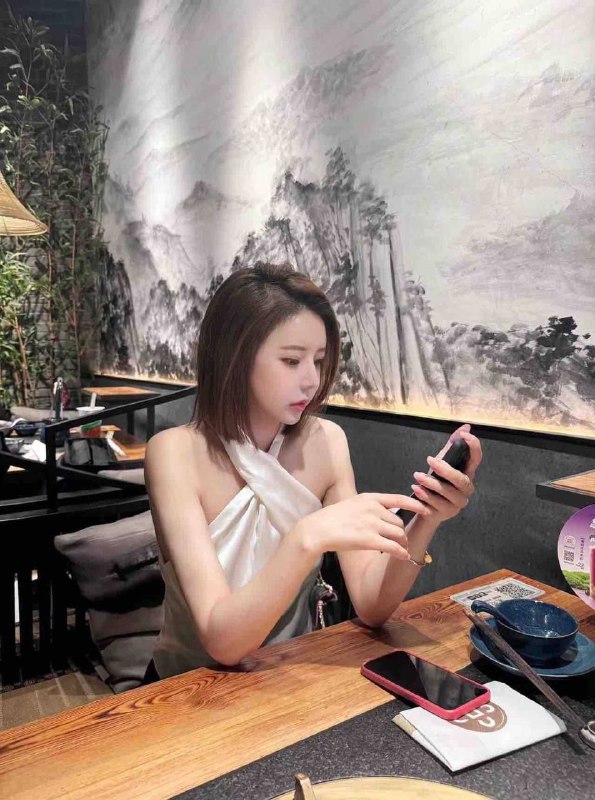 广州 糖宝🏡韩国短发留学生 168真胸D白虎 蜜桃臀筷子腿 可中文英文 韩国语 敏感易喷体质
