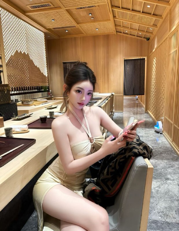 杭州⬆自媒体短视频美妆达人🎐🎬試鏡提前約檔175大长腿36D女神款天然0整 高级脸 高素质 高情商 高谈吐全身气质大牌，兼职请预约 只见高素质全球各地  各种类型  见面付💰换号了😂👇👇会员永久有效！现用客服：@AnnaGJ168私聊不了：@AnnaGJ168bot