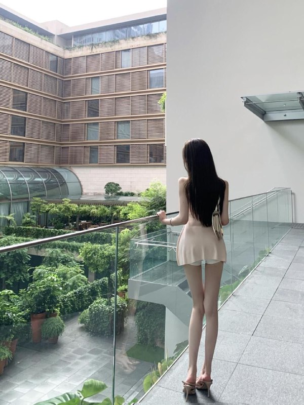 三亚⛱️刘雨琪🏠02年纯欲类型172E   身材比例超级棒   值得拥有