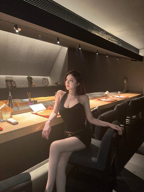 伦敦新人报道173E.可纯可御.01年.皮肤超级好.温柔女友全球各地  各种类型  见面付💰换号了😂👇👇会员永久有效！现用客服：@AnnaGJ168私聊不了：@AnnaGJ168bot