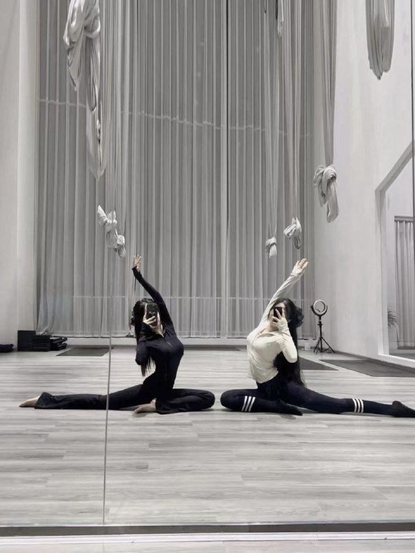 苏州  蓝猫🏠唯一 一对 一字马姐妹花 真实上海舞蹈学院学生 会各种舞种 艺术视觉盛宴 姐妹花服务一流 快乐加倍姐姐身高171🐻b 20岁妹妹身高170🐻e20岁全球各地  各种类型  见面付💰换号了😂👇👇会员永久有效！现用客服：@AnnaGJ168私聊不了：@AnnaGJ168bot