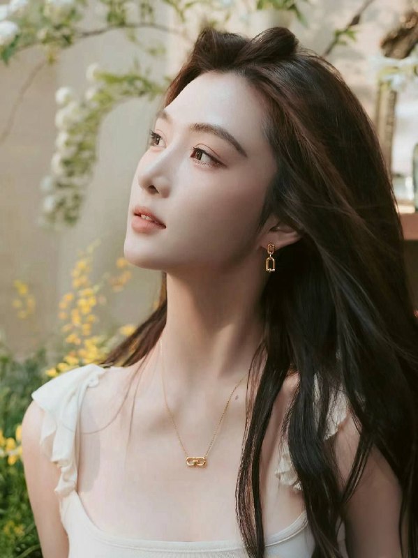 成都 硬5 哲喵喵🏠身高：175（分毫不差 可量）年龄：2003（真实可看sfz）🐻：c  体重：98籍贯：四川 全身冷白皮，白到发光全球各地  各种类型  见面付💰换号了😂👇👇会员永久有效！现用客服：@AnnaGJ168私聊不了：@AnnaGJ168bot