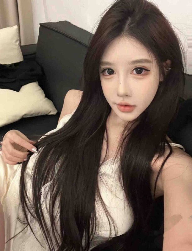 台州 梓琳小红书20万粉丝女网红172，90斤，没有纹身，02年，网红御姐类型，不照骗，顶级极品好评神器w起质量3开仅此一家！独家！穿衣大牌女神范儿仅兼职全球各地  各种类型  见面付💰换号了😂👇👇会员永久有效！现用客服：@AnnaGJ168私聊不了：@AnnaGJ168bot